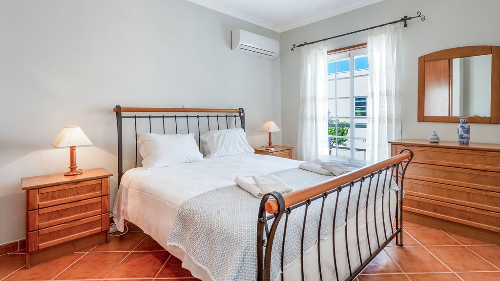 Luminous 3BDR Apartment W/Balcony by LovelyStay