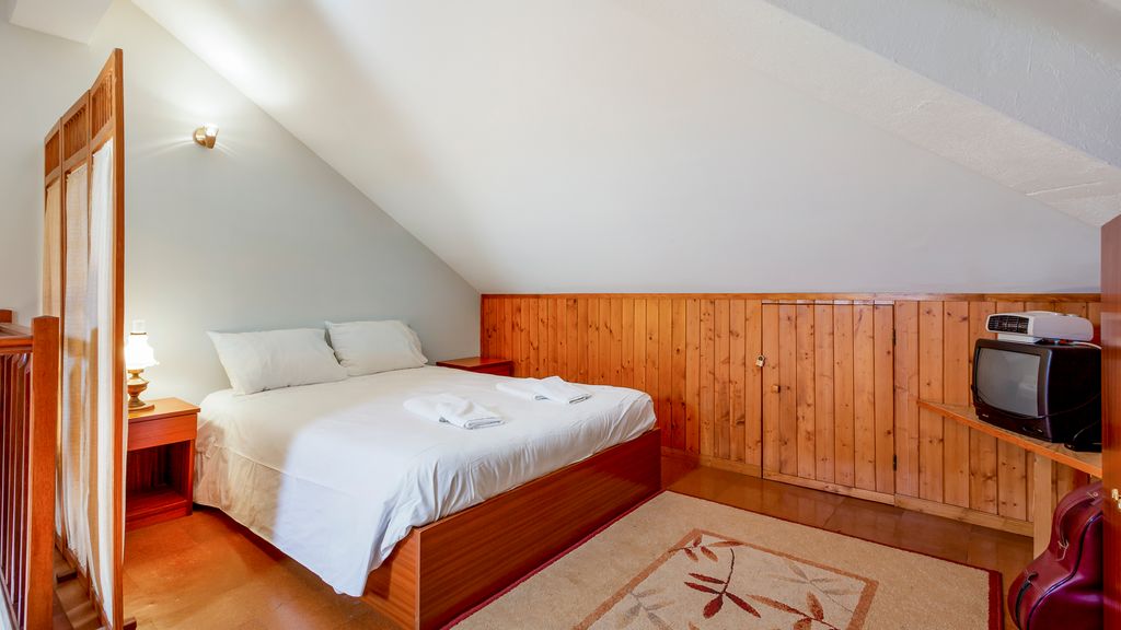 Luminous 3BDR Apartment W/Balcony by LovelyStay