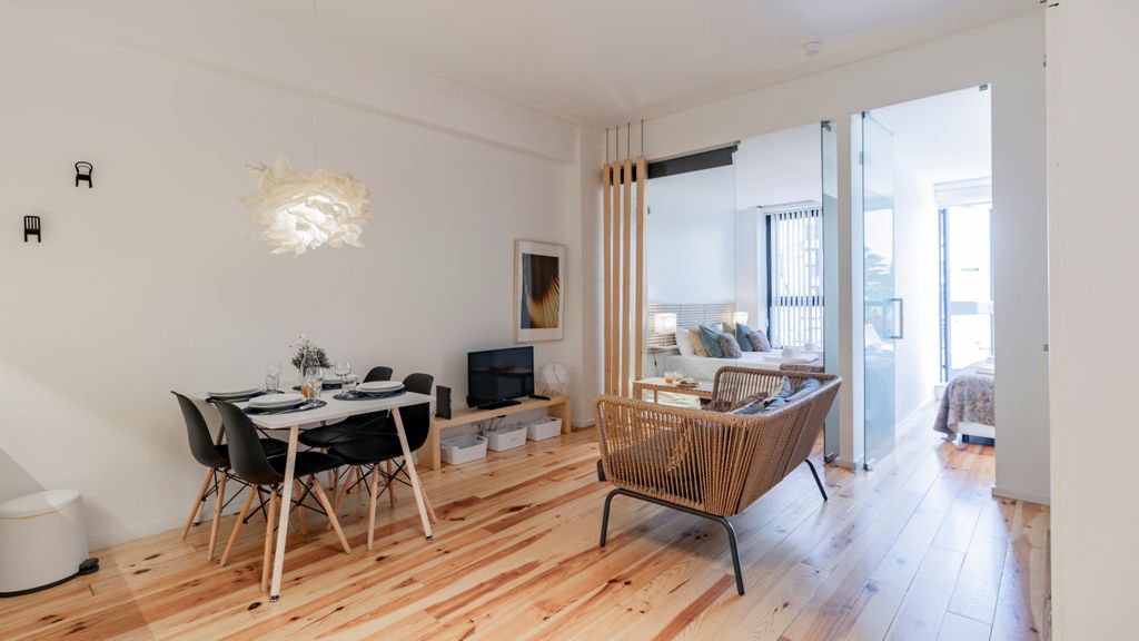 City Center Classic Flat by LovelyStay
