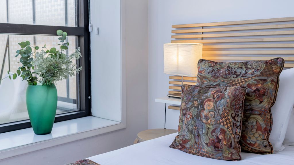 City Center Classic Flat by LovelyStay