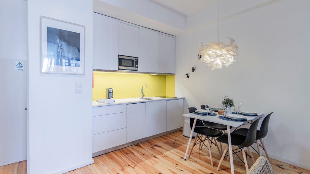 City Center Classic Flat by LovelyStay