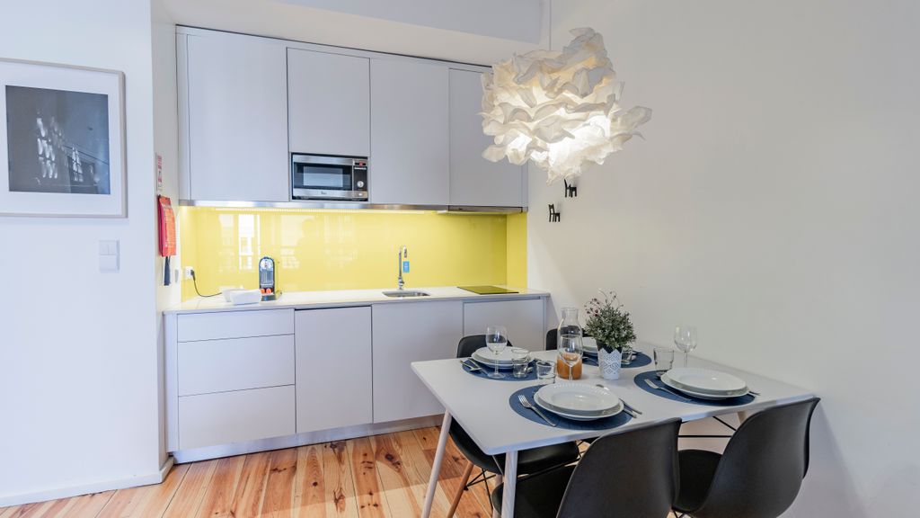 City Center Classic Flat by LovelyStay