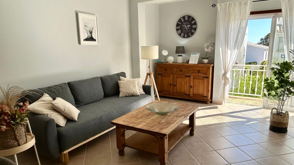 Albufeira 3BR w/ Pool & AC by LovelyStay