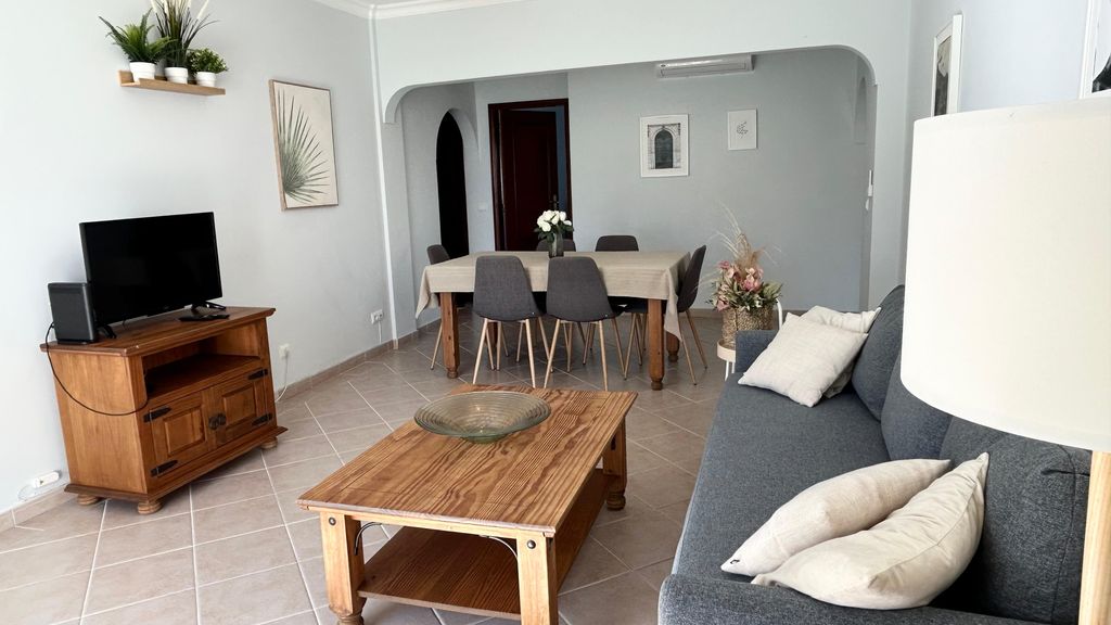 Albufeira 3BR w/ Pool & AC by LovelyStay