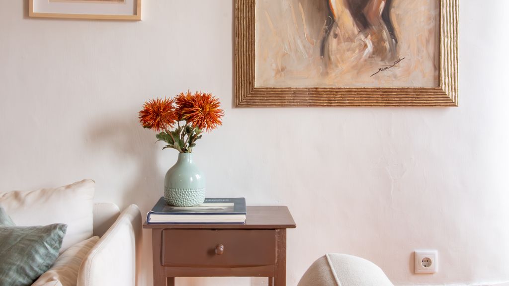 Porto 61 - Bright 2BR w/ Balcony by LovelyStay