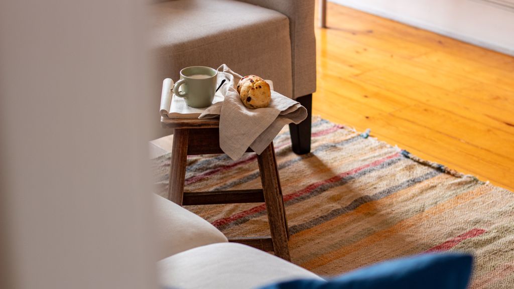 Porto 61 - Bright 2BR w/ Balcony by LovelyStay