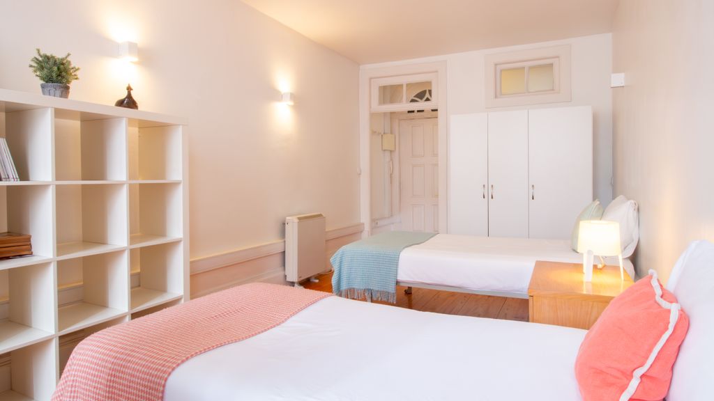 Porto 61 - Bright 2BR w/ Balcony by LovelyStay