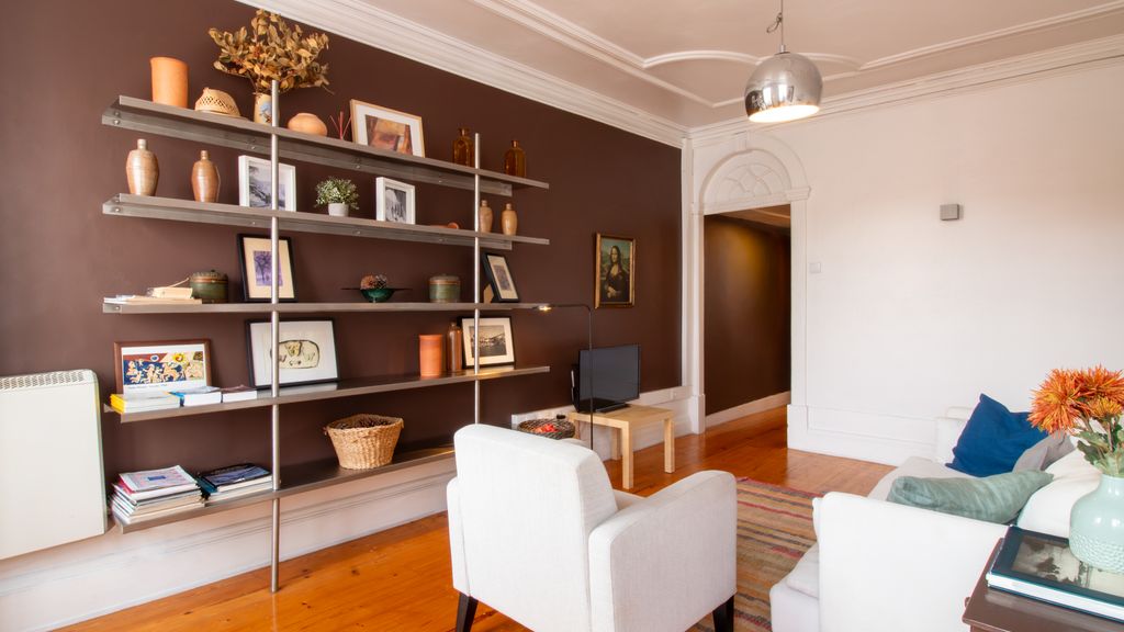 Porto 61 - Bright 2BR w/ Balcony by LovelyStay