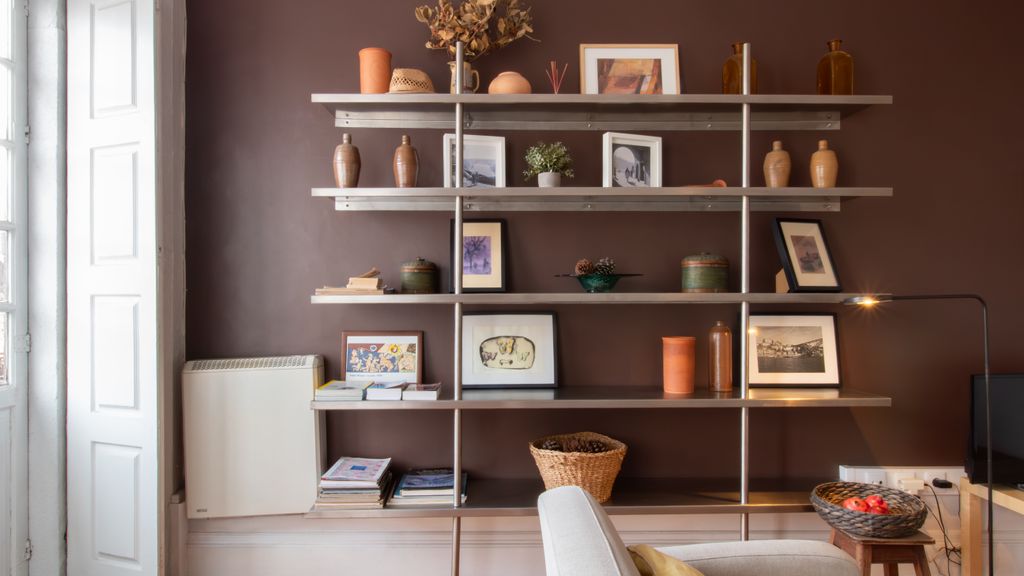 Porto 61 - Bright 2BR w/ Balcony by LovelyStay