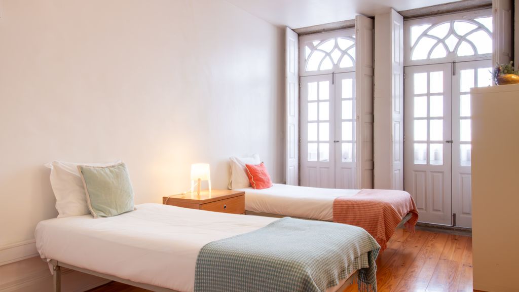 Porto 61 - Bright 2BR w/ Balcony by LovelyStay