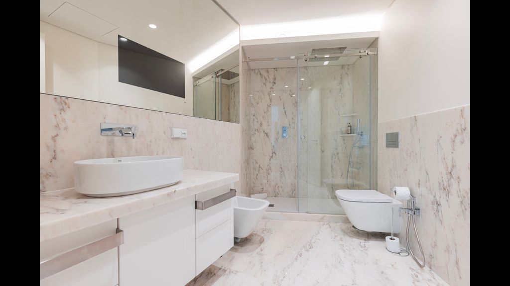 Deluxe Apartment in City Center by LovelyStay