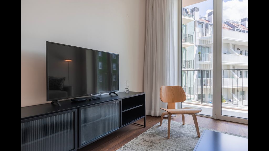 Deluxe Apartment in City Center by LovelyStay