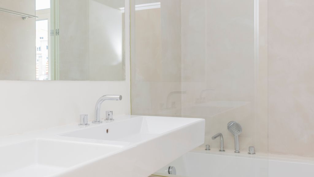 Spacious 4BDR Flat in Areeiro by LovelyStay