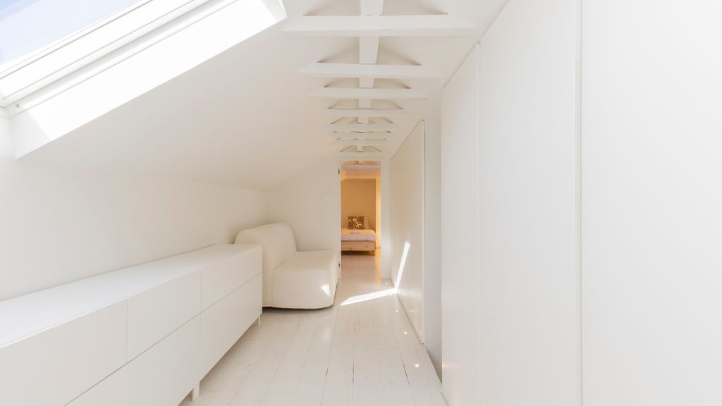 Spacious 4BDR Flat in Areeiro by LovelyStay