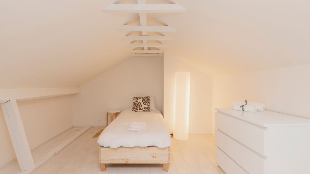Spacious 4BDR Flat in Areeiro by LovelyStay