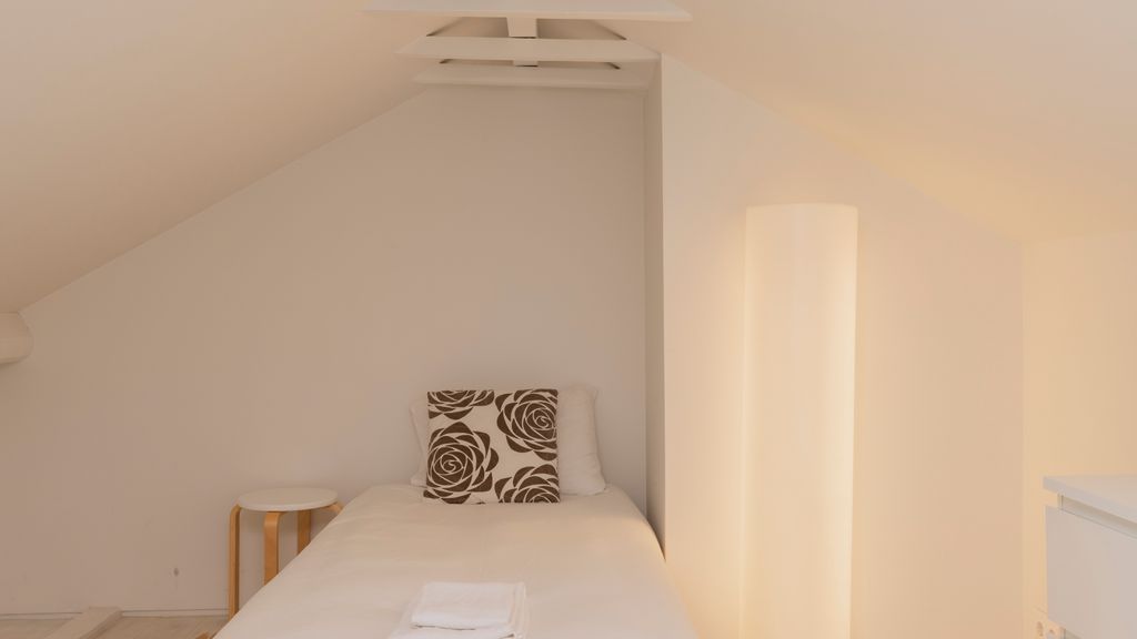 Spacious 4BDR Flat in Areeiro by LovelyStay