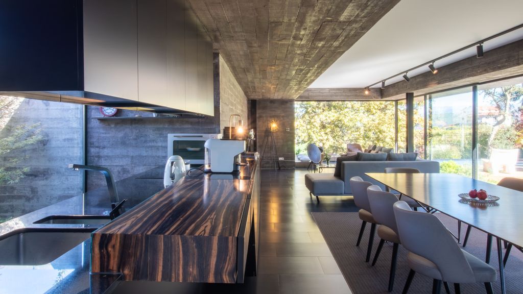 Casa dos Sobreiros by LovelyStay