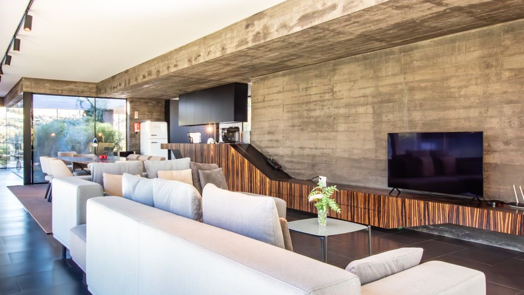 Casa dos Sobreiros by LovelyStay
