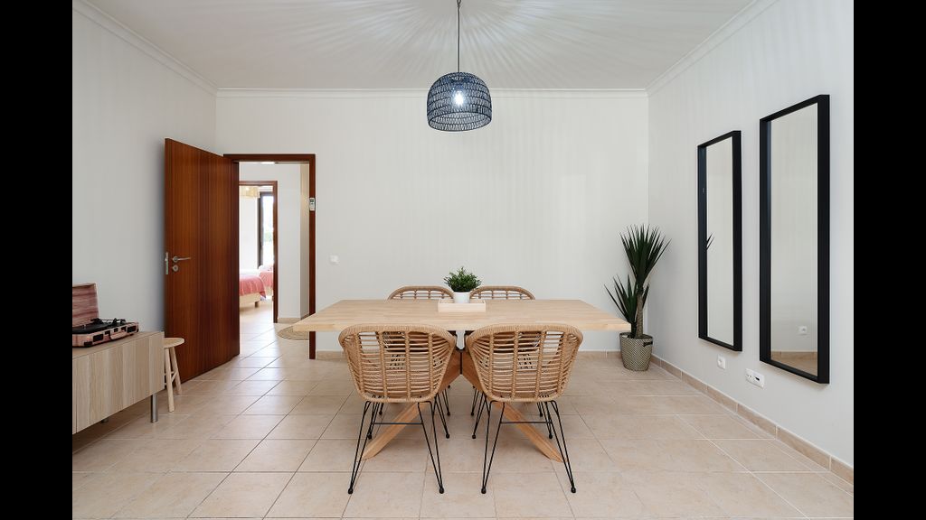 Dream 2BDR Apartment W/Pool by LovelyStay
