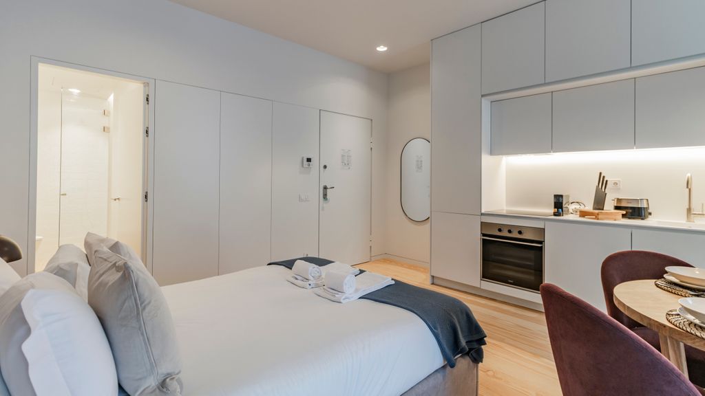 Almada 551 - 0.1 l Chic Studio by LovelyStay