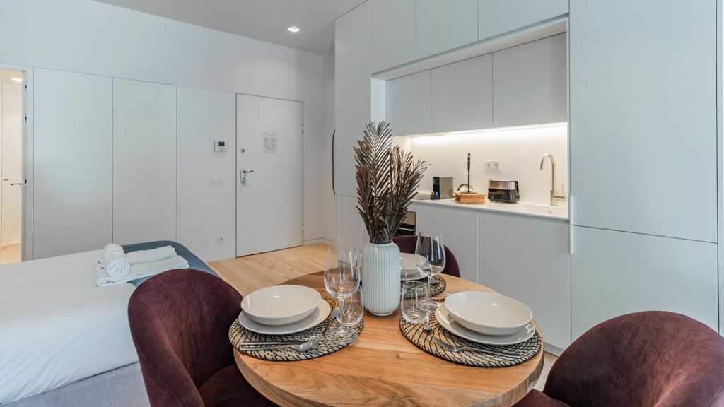 Almada 551 - 0.1 l Chic Studio by LovelyStay