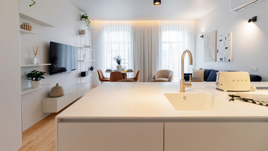 Almada 551 - 2.1 l Modern Haven by LovelyStay