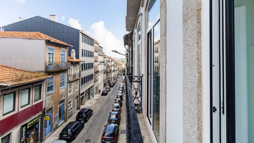 Almada 551 - 2.1 l Modern Haven by LovelyStay