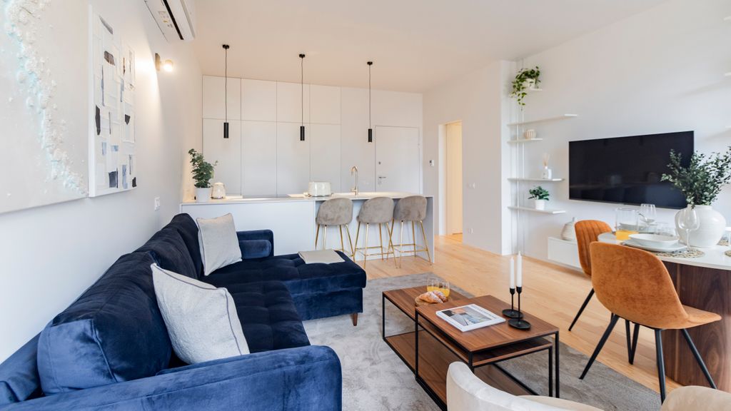 Almada 551 - 2.1 l Modern Haven by LovelyStay