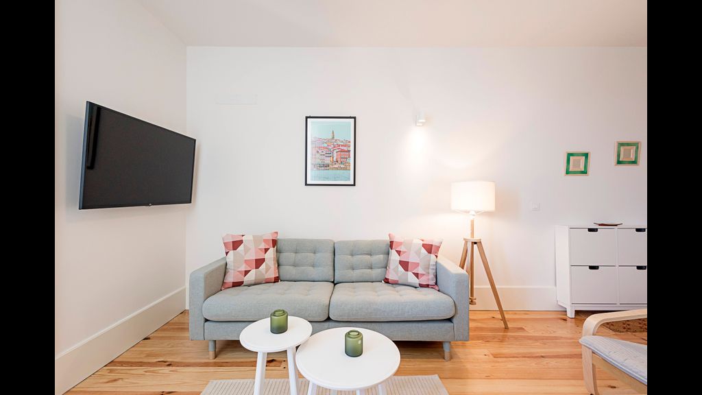 Cozy and Homely Getaway by LovelyStay