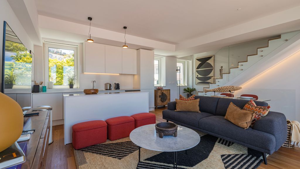 Design 3BDR Duplex W/Balcony by LovelyStay