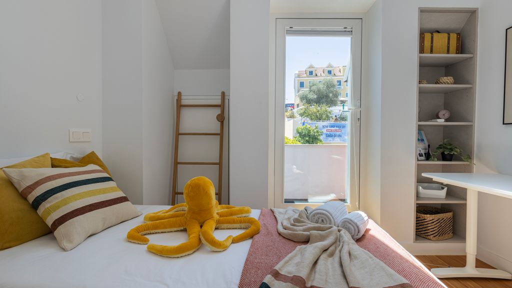 Design 3BDR Duplex W/Balcony by LovelyStay