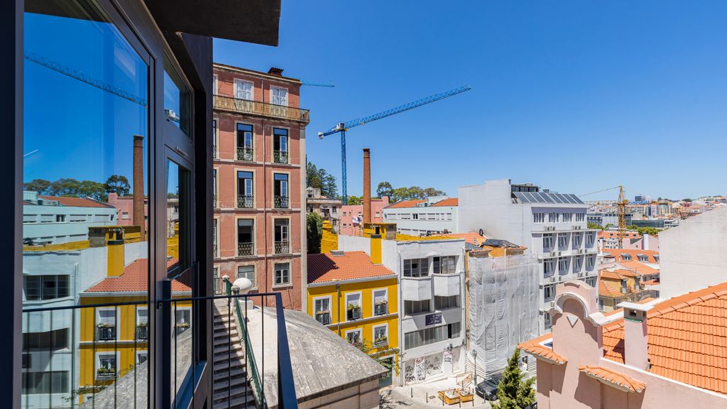 Design 3BDR Duplex W/Balcony by LovelyStay