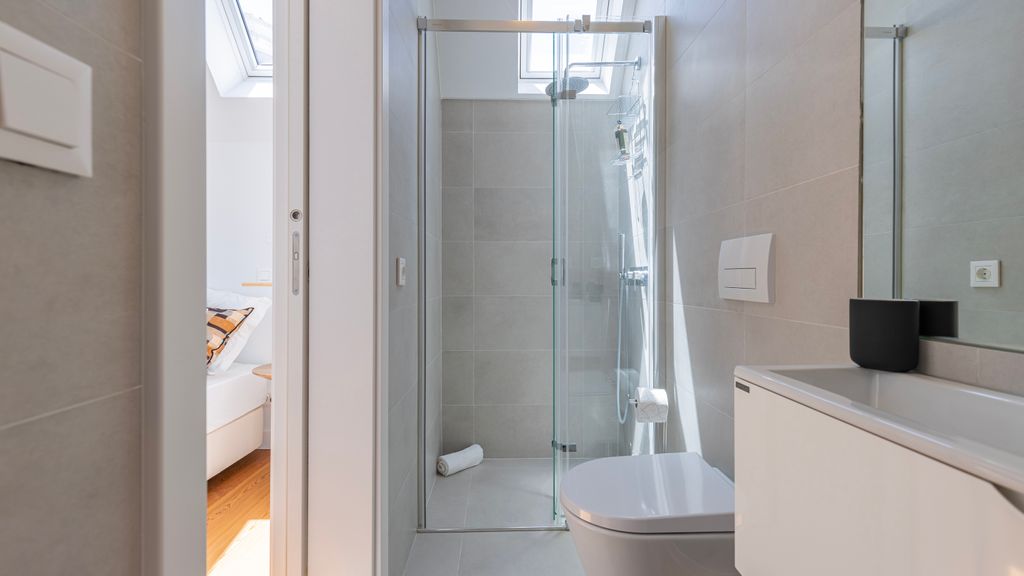 Design 3BDR Duplex W/Balcony by LovelyStay
