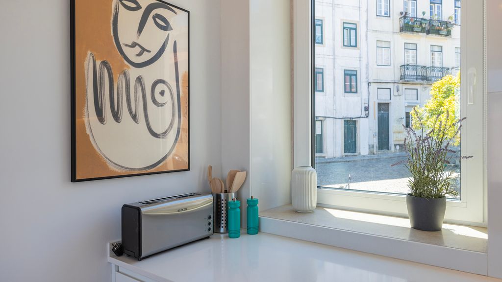Design 3BDR Duplex W/Balcony by LovelyStay