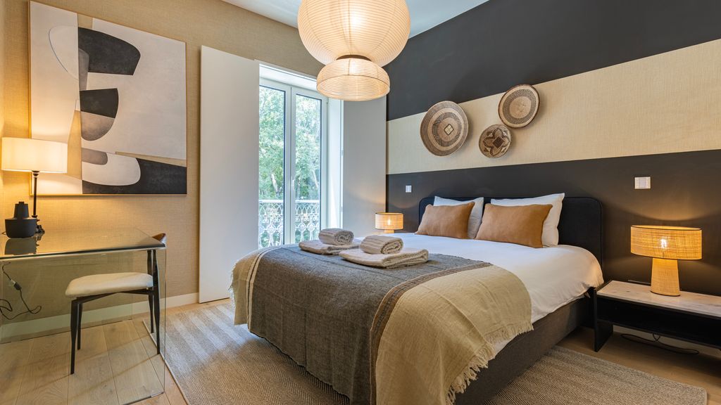 Liberdade Elegance W/Rooftop Pool by LovelyStay