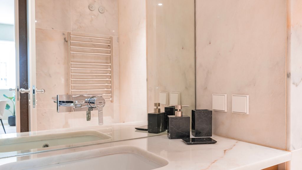 Liberdade Elegance W/Rooftop Pool by LovelyStay