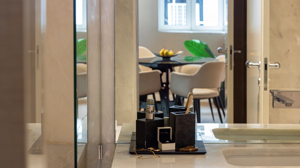 Liberdade Elegance W/Rooftop Pool by LovelyStay
