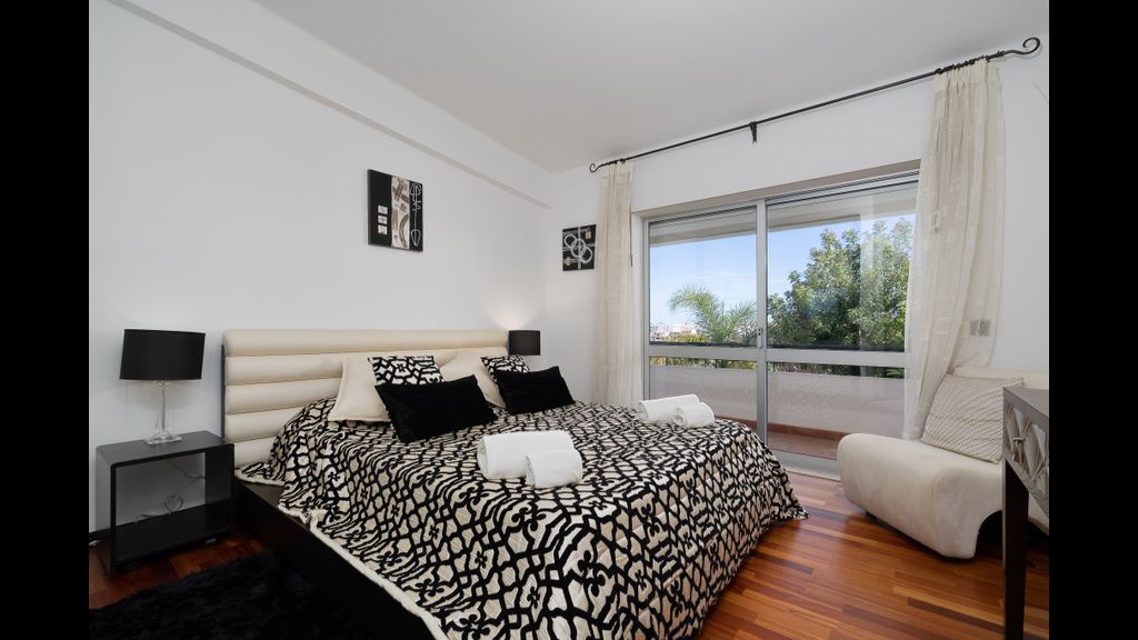 Deluxe 4BDR House W/ Pool by LovelyStay