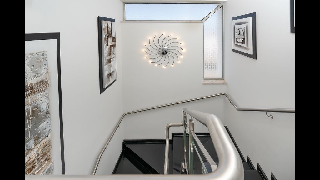 Deluxe 4BDR House W/ Pool by LovelyStay
