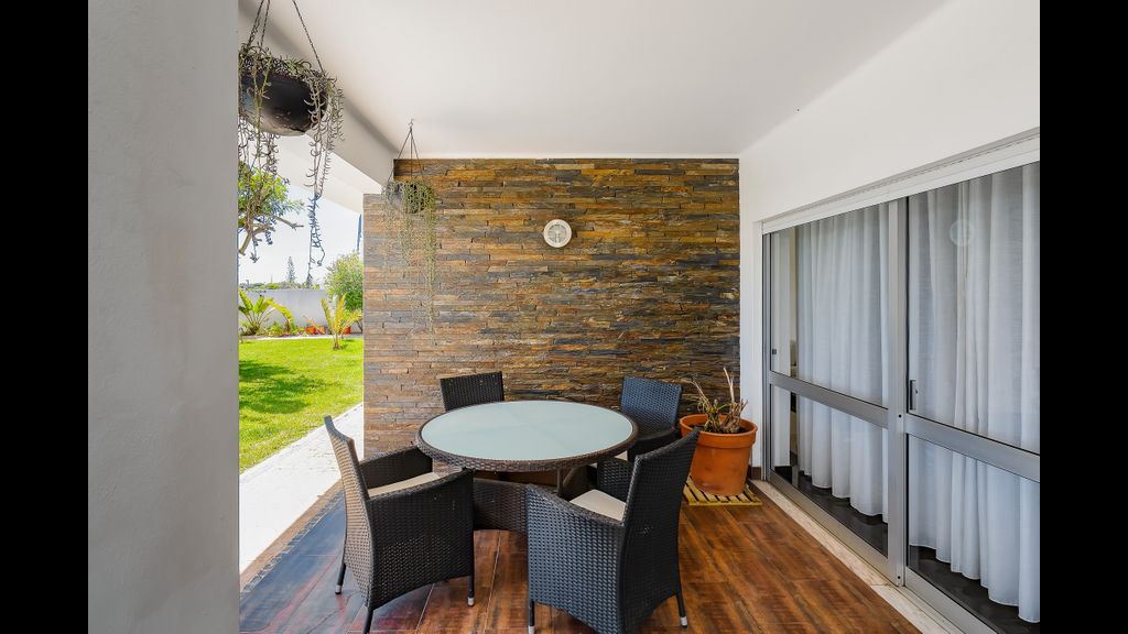 Deluxe 4BDR House W/ Pool by LovelyStay