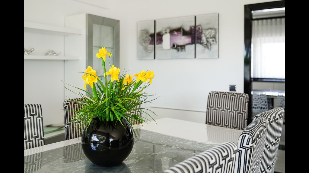 Deluxe 4BDR House W/ Pool by LovelyStay