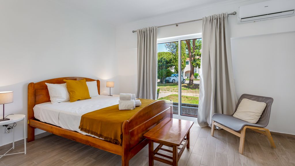 1 BDR Vilamoura Escape W/ Patio by LovelyStay