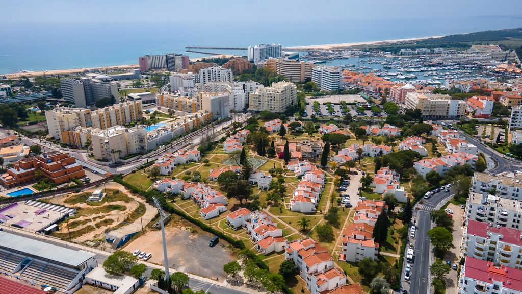 1 BDR Vilamoura Escape W/ Patio by LovelyStay