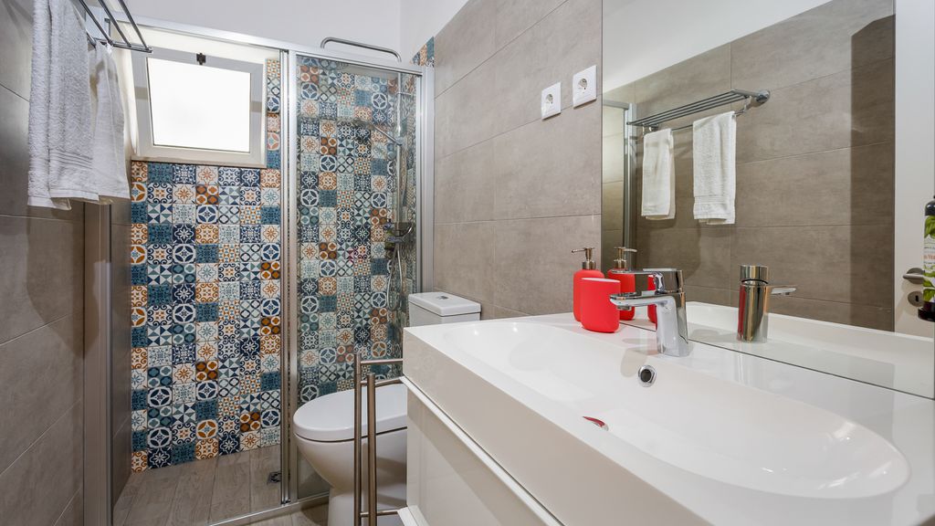 1 BDR Vilamoura Escape W/ Patio by LovelyStay