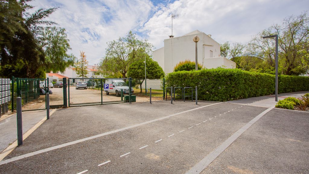 1 BDR Vilamoura Escape W/ Patio by LovelyStay