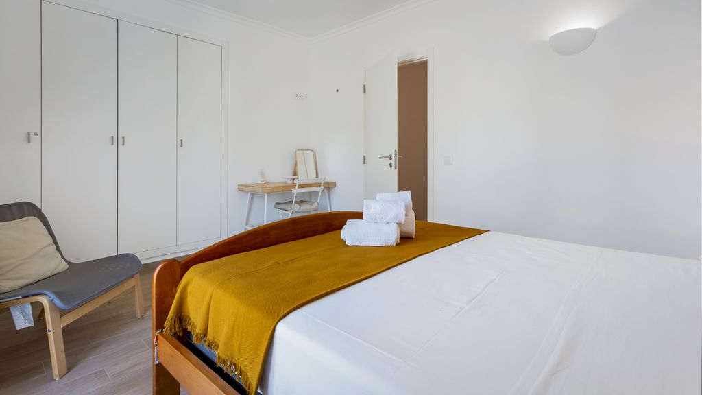 1 BDR Vilamoura Escape W/ Patio by LovelyStay