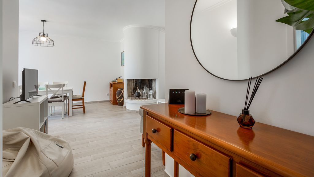 1 BDR Vilamoura Escape W/ Patio by LovelyStay