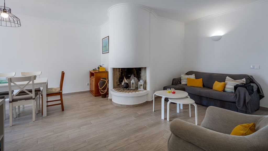 1 BDR Vilamoura Escape W/ Patio by LovelyStay