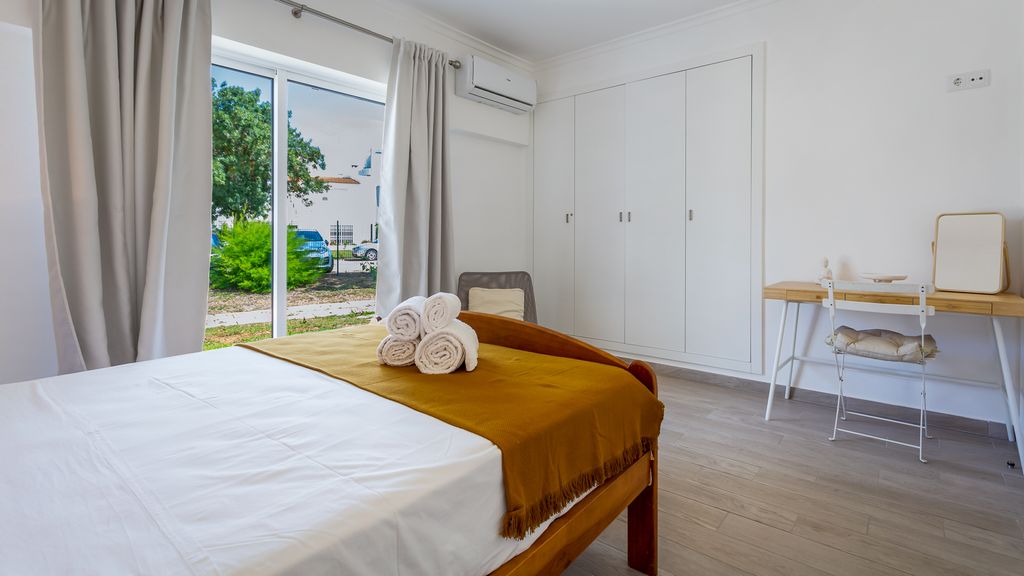 1 BDR Vilamoura Escape W/ Patio by LovelyStay