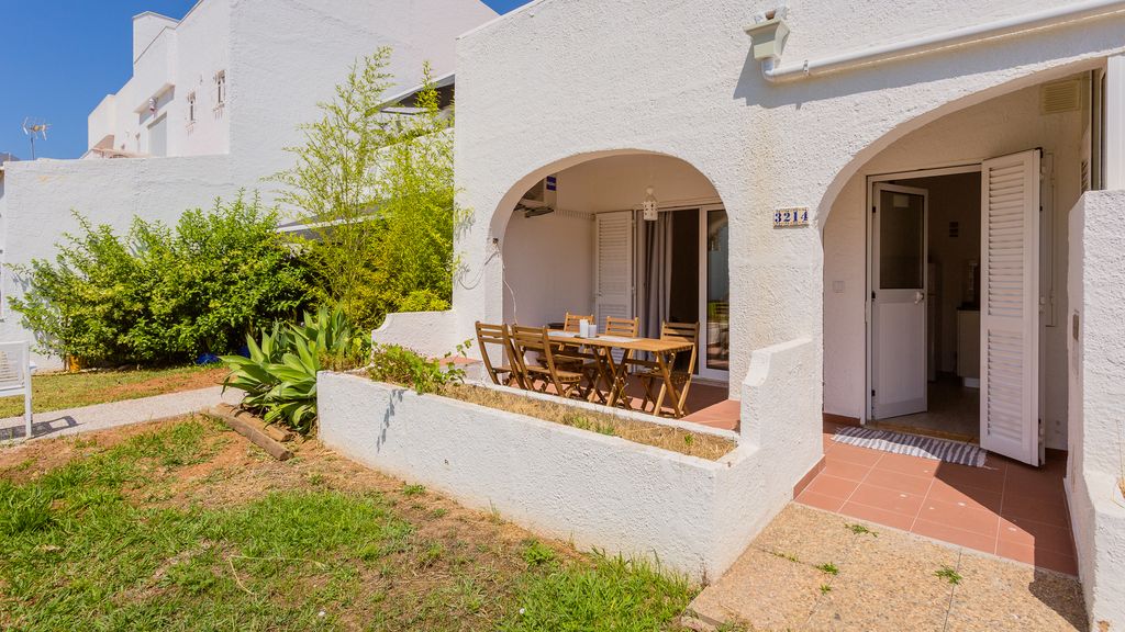 1 BDR Vilamoura Escape W/ Patio by LovelyStay
